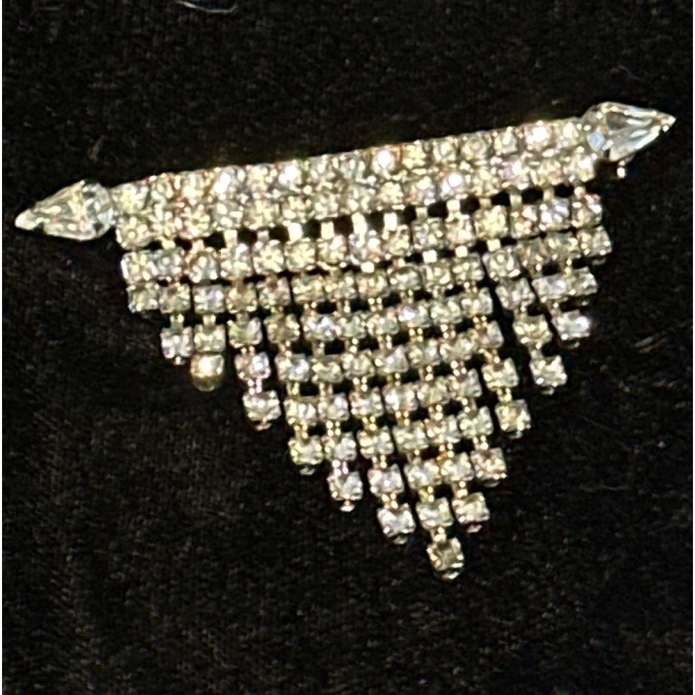 Vintage prong, set rhinestone waterfall brooch
